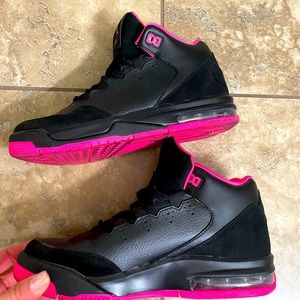 Jordan Flight size 6Y or 7.5